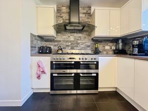 Kitchen- click for photo gallery